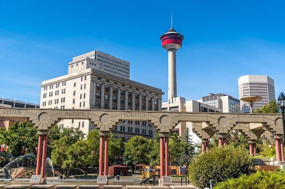 Homewood Suites By Hilton Calgary Downtown Exterior photo