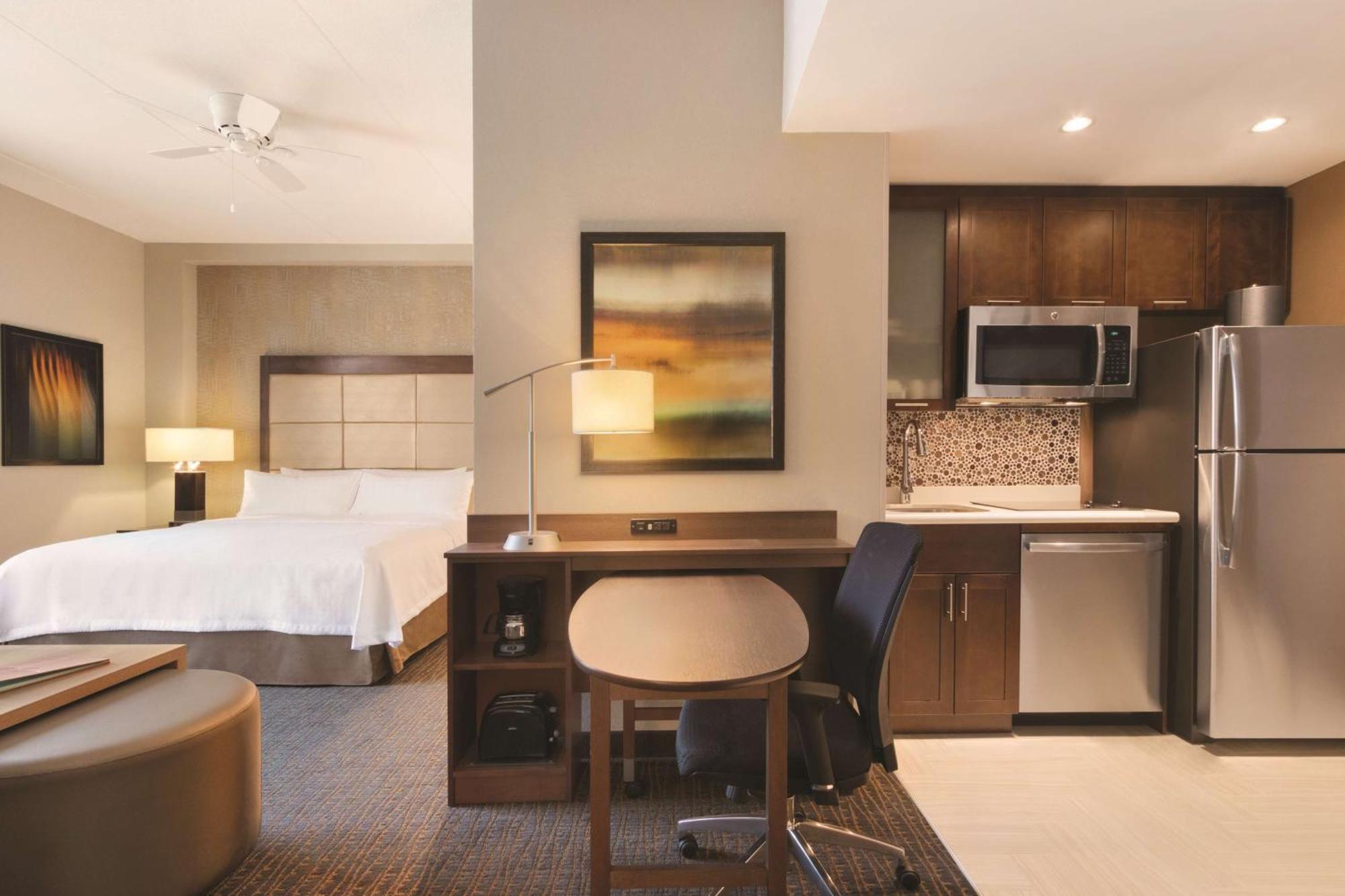Homewood Suites By Hilton Calgary Downtown Exterior photo