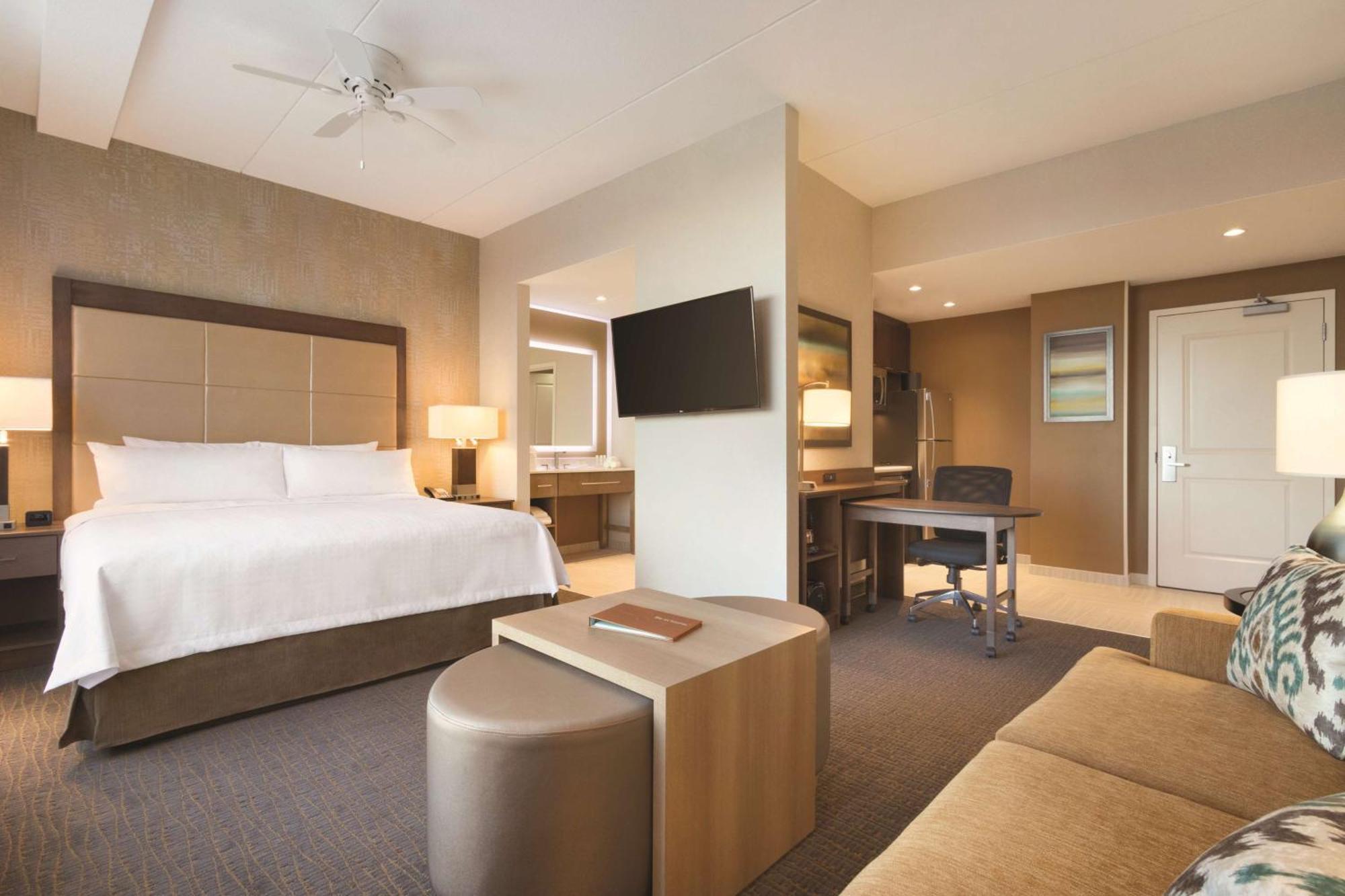 Homewood Suites By Hilton Calgary Downtown Exterior photo