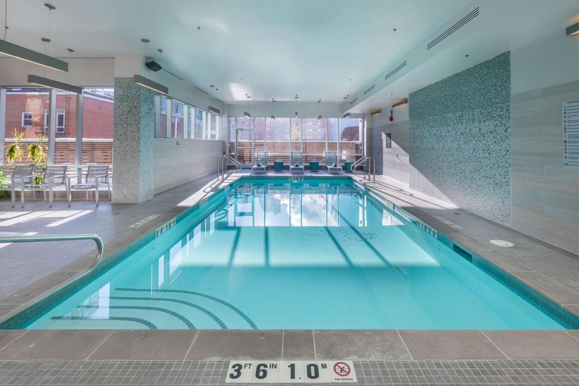 Homewood Suites By Hilton Calgary Downtown Exterior photo