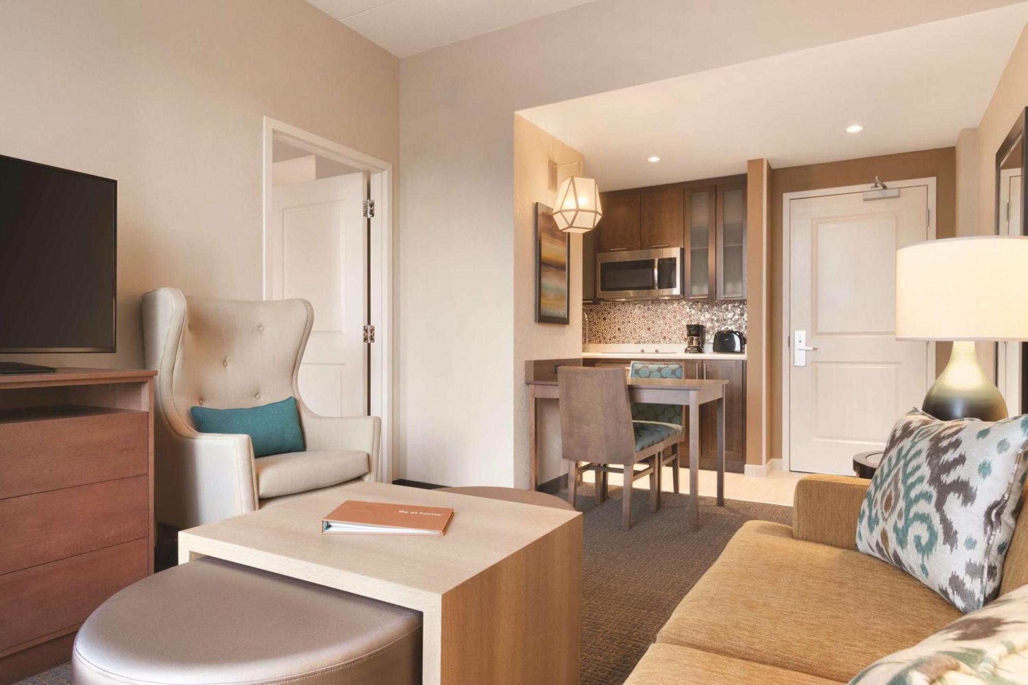 Homewood Suites By Hilton Calgary Downtown Exterior photo