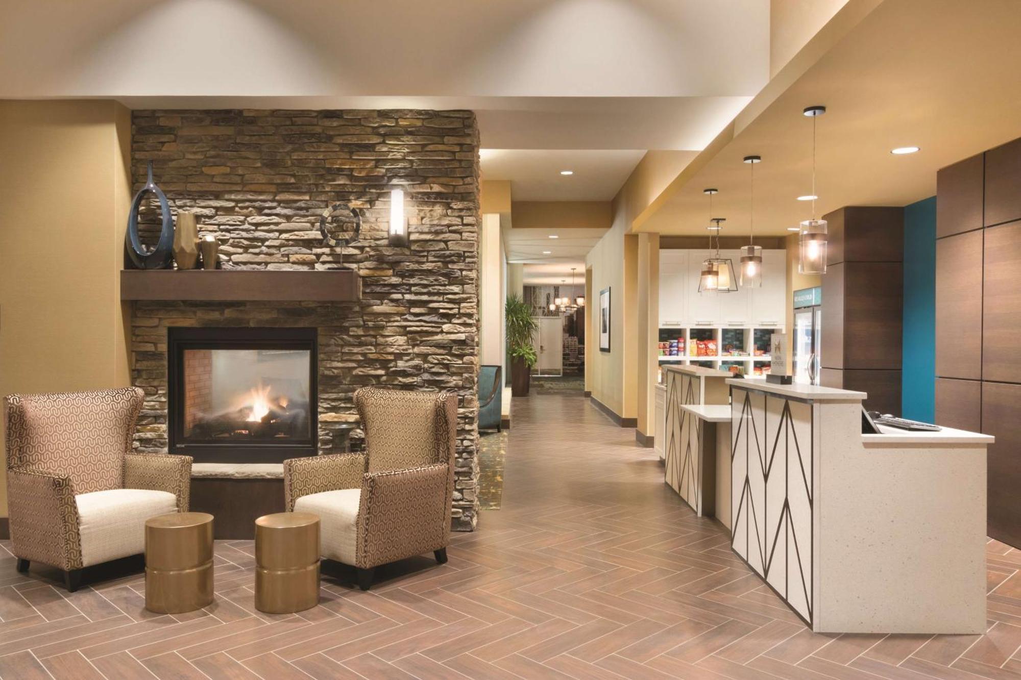 Homewood Suites By Hilton Calgary Downtown Exterior photo