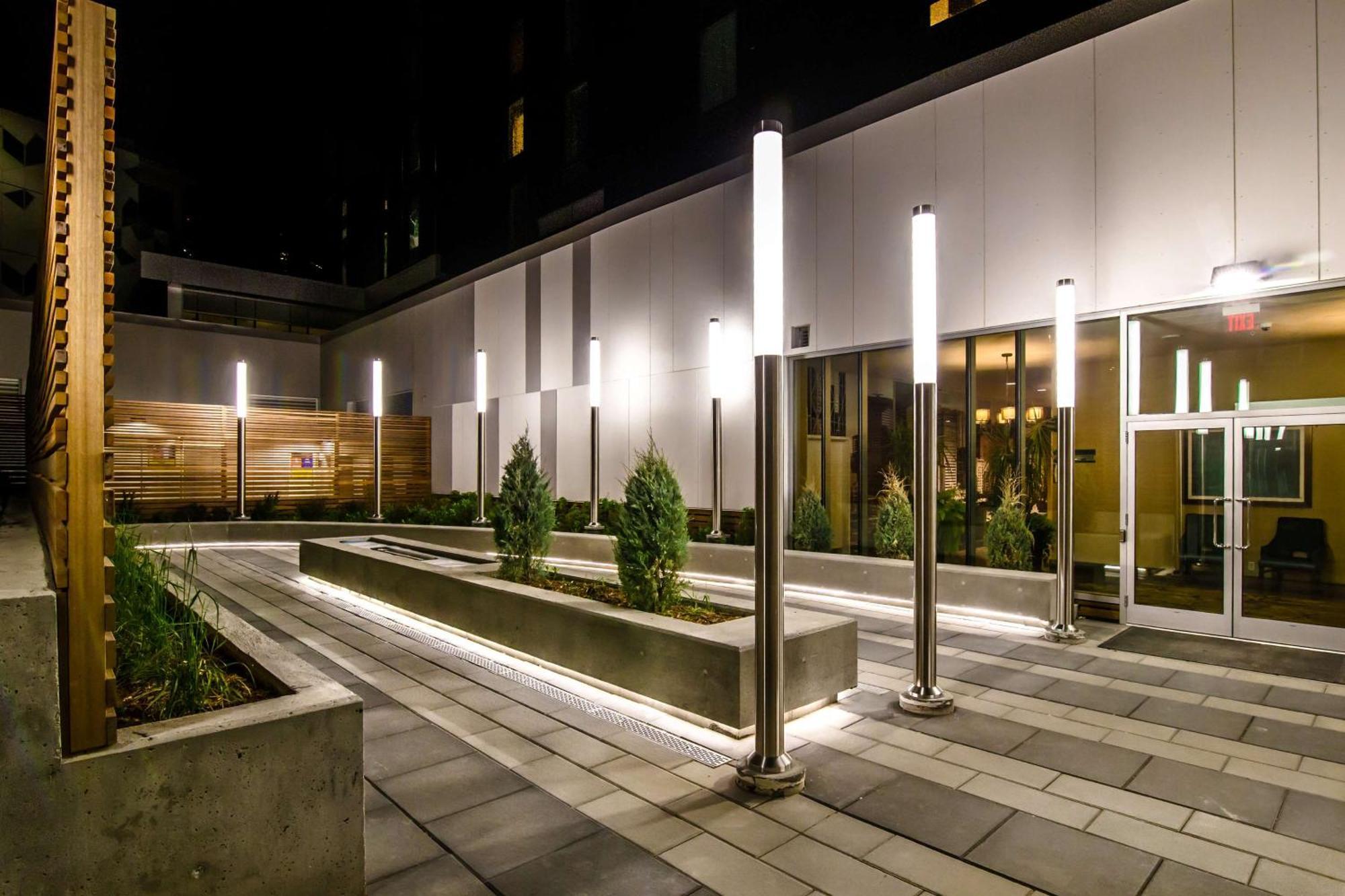 Homewood Suites By Hilton Calgary Downtown Exterior photo